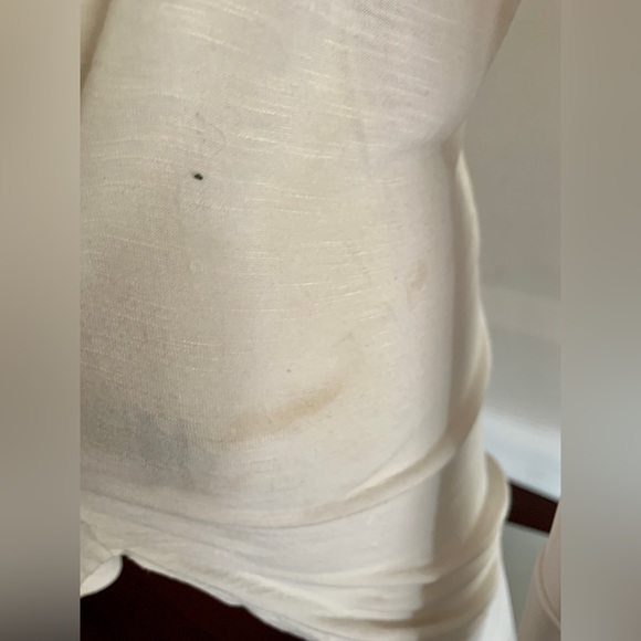 Guess Graphic Tee in Off-White - Picture 6 of 8